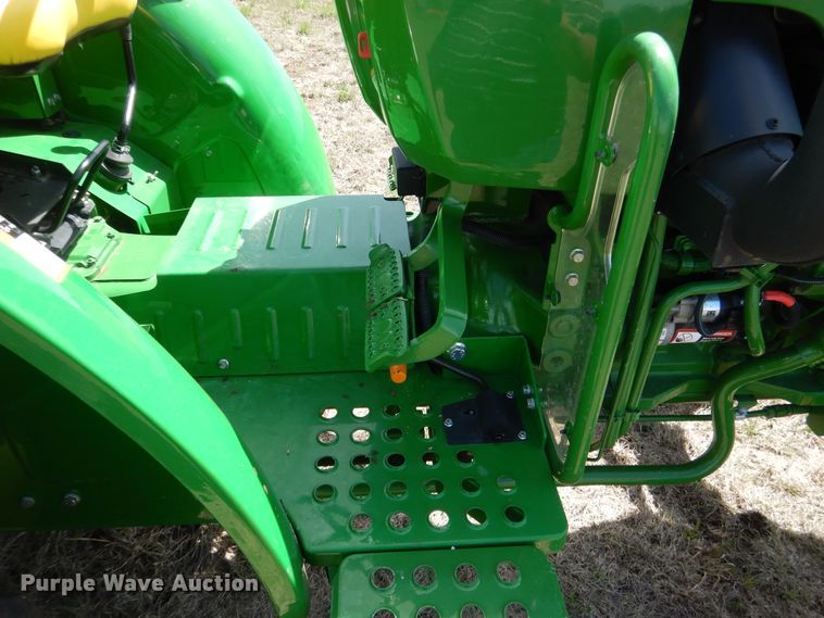 image for item ES9615 2017 John Deere 5045E tractor