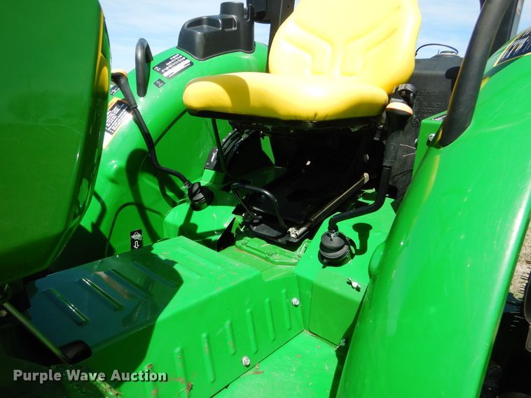 image for item ES9615 2017 John Deere 5045E tractor