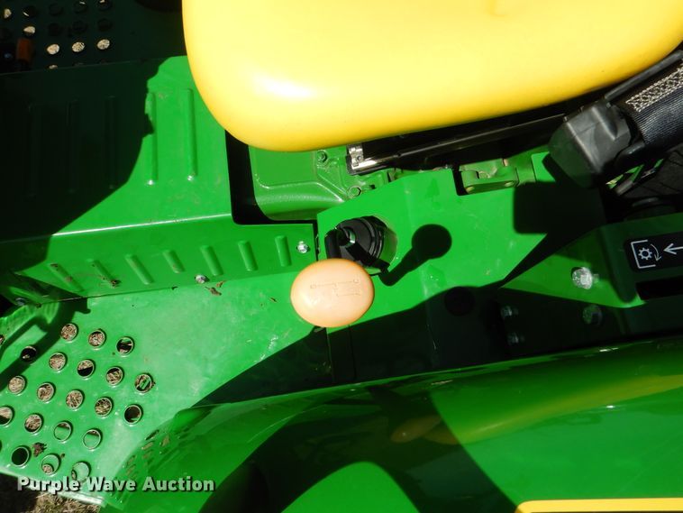 image for item ES9615 2017 John Deere 5045E tractor