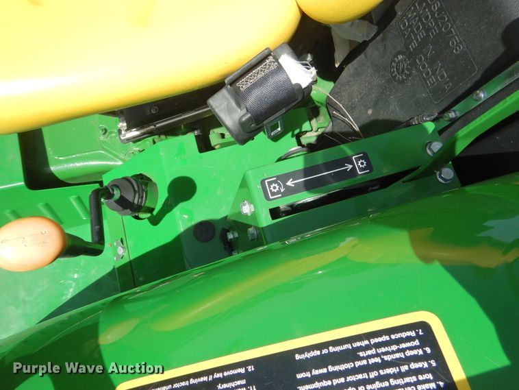 image for item ES9615 2017 John Deere 5045E tractor