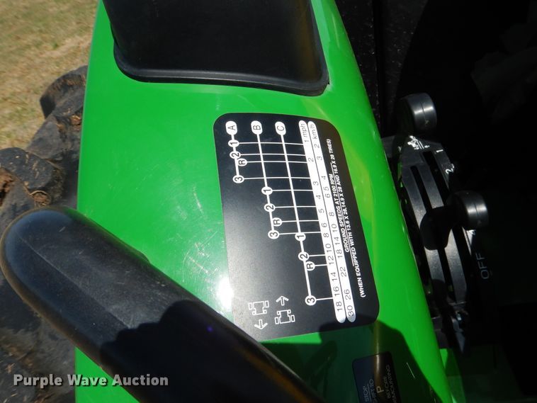 image for item ES9615 2017 John Deere 5045E tractor