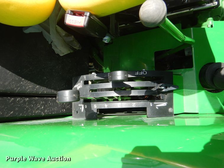 image for item ES9615 2017 John Deere 5045E tractor