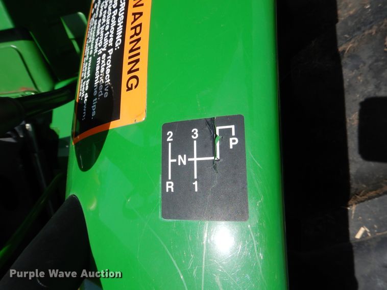 image for item ES9615 2017 John Deere 5045E tractor