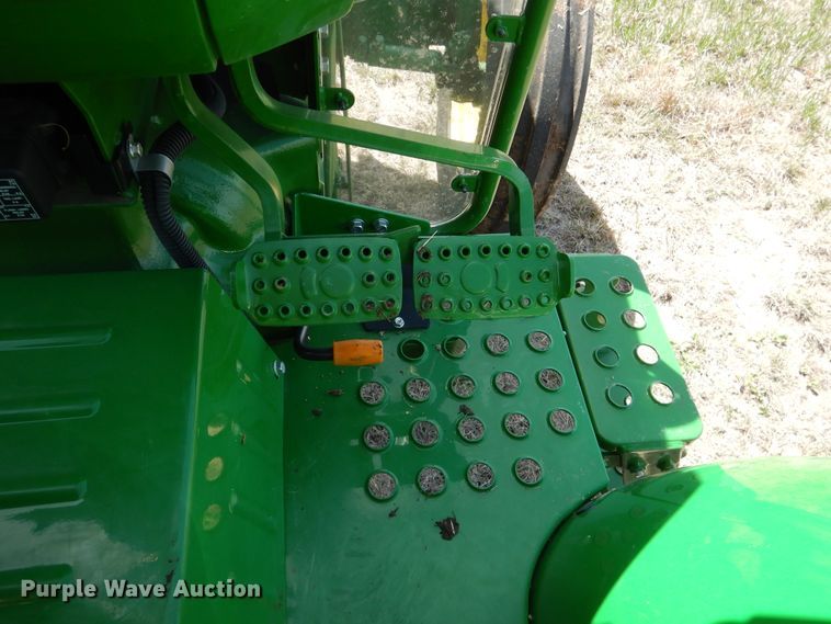 image for item ES9615 2017 John Deere 5045E tractor