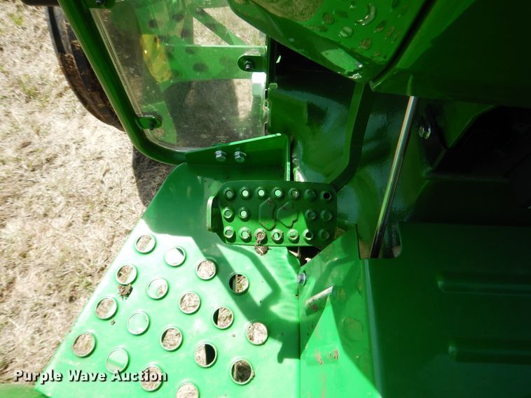 image for item ES9615 2017 John Deere 5045E tractor