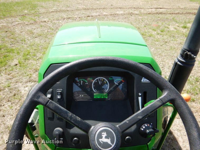 image for item ES9615 2017 John Deere 5045E tractor