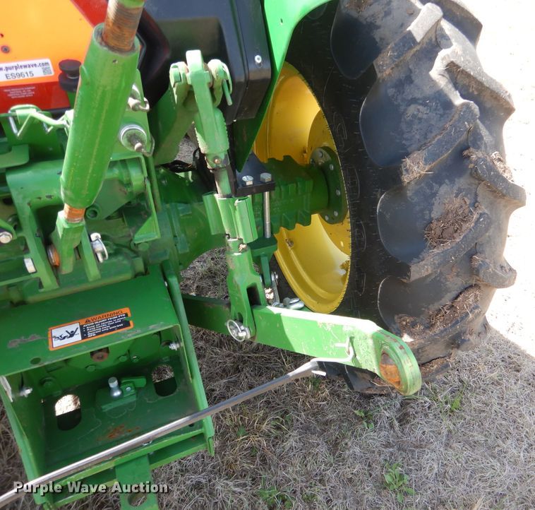 image for item ES9615 2017 John Deere 5045E tractor