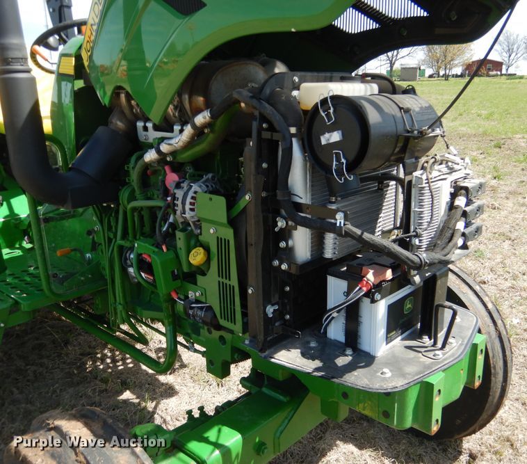 image for item ES9615 2017 John Deere 5045E tractor