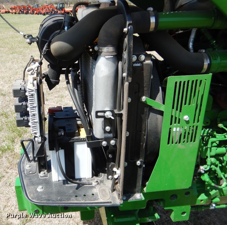 image for item ES9615 2017 John Deere 5045E tractor