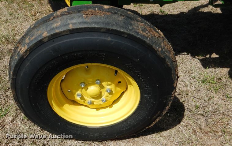 image for item ES9615 2017 John Deere 5045E tractor