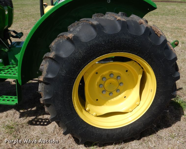image for item ES9615 2017 John Deere 5045E tractor