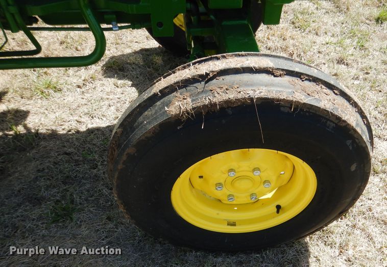 image for item ES9615 2017 John Deere 5045E tractor