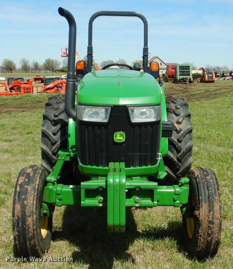 image for item ES9616 2017 John Deere 5055E tractor