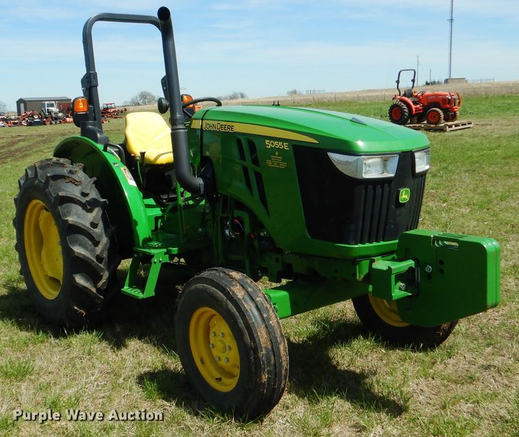 image for item ES9616 2017 John Deere 5055E tractor