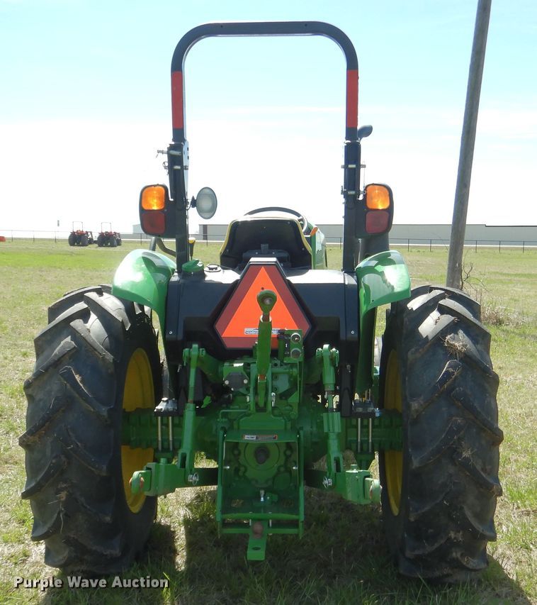 image for item ES9616 2017 John Deere 5055E tractor