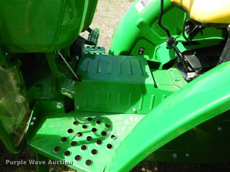 image for item ES9616 2017 John Deere 5055E tractor