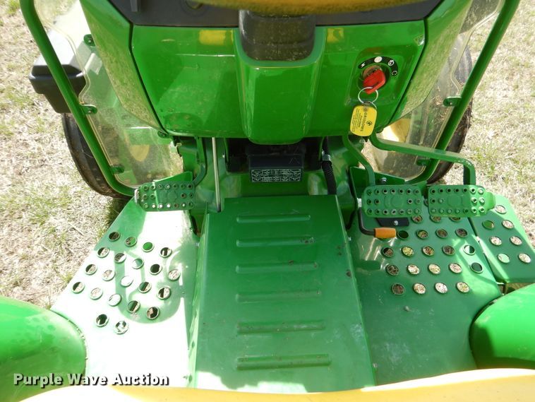 image for item ES9616 2017 John Deere 5055E tractor