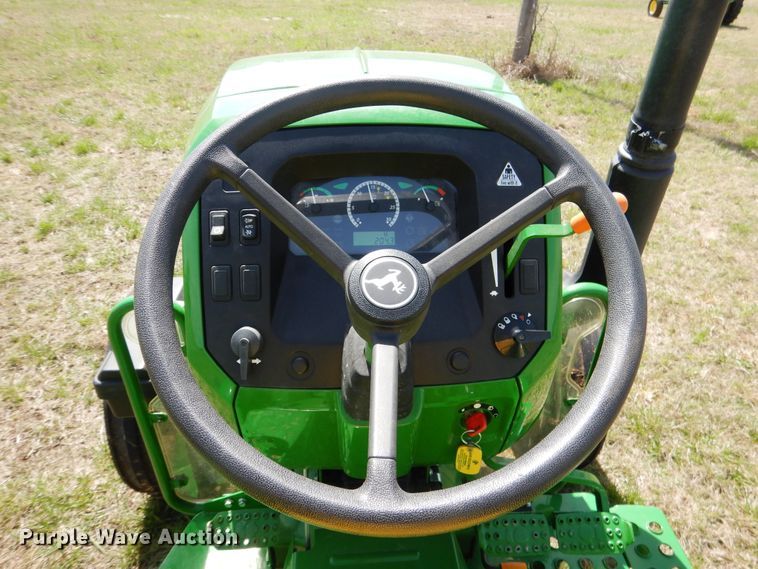 image for item ES9616 2017 John Deere 5055E tractor