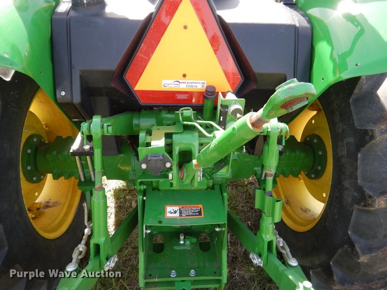 image for item ES9616 2017 John Deere 5055E tractor