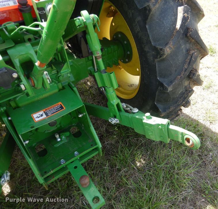 image for item ES9616 2017 John Deere 5055E tractor
