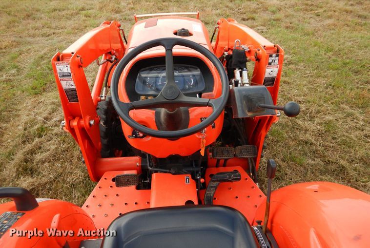 image for item GC9639 2017 Kubota L3901 MFWD tractor