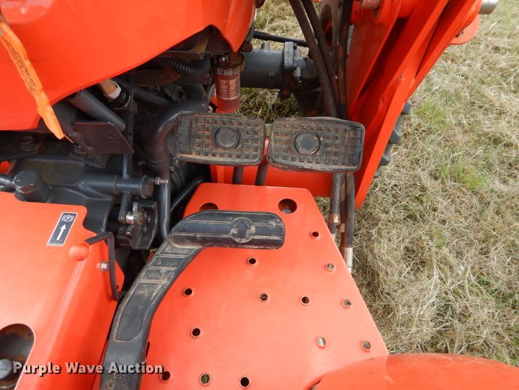 image for item GC9639 2017 Kubota L3901 MFWD tractor