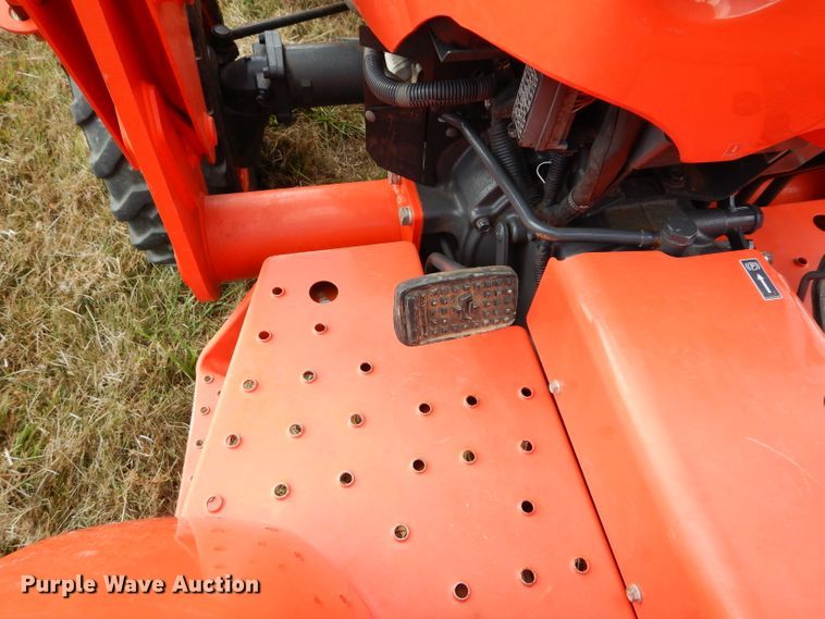image for item GC9639 2017 Kubota L3901 MFWD tractor