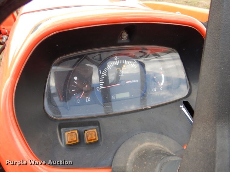 image for item GC9639 2017 Kubota L3901 MFWD tractor