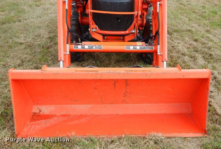 image for item GC9639 2017 Kubota L3901 MFWD tractor