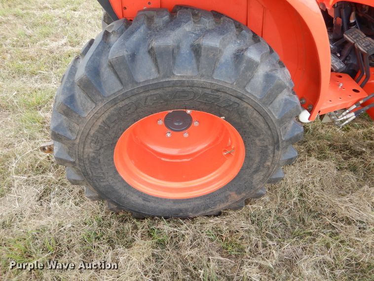 image for item GC9639 2017 Kubota L3901 MFWD tractor