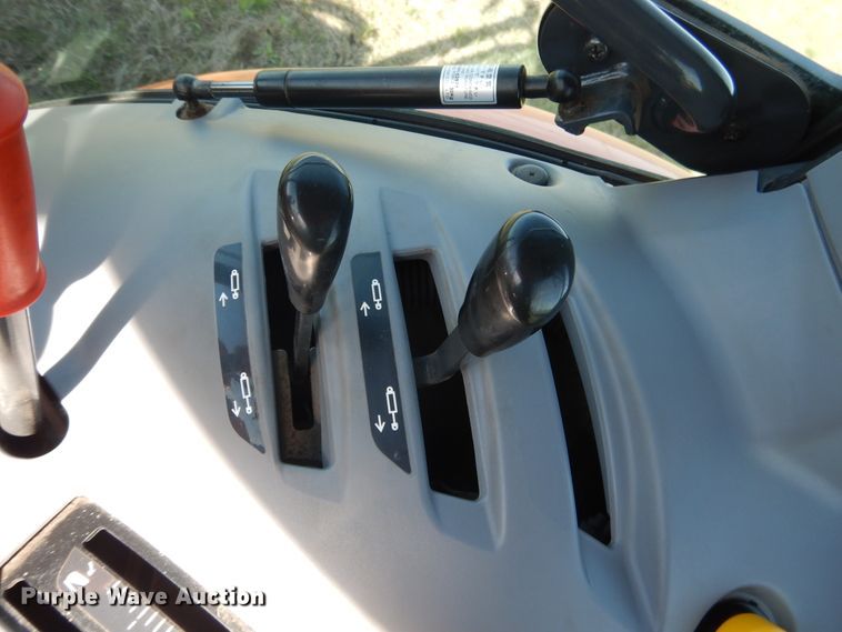 image for item GC9655 2017 Kubota M5-111D MFWD tractor