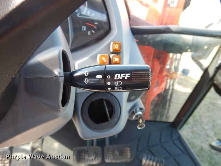 image for item GC9655 2017 Kubota M5-111D MFWD tractor