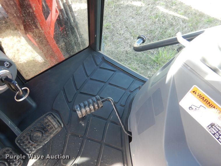 image for item GC9655 2017 Kubota M5-111D MFWD tractor