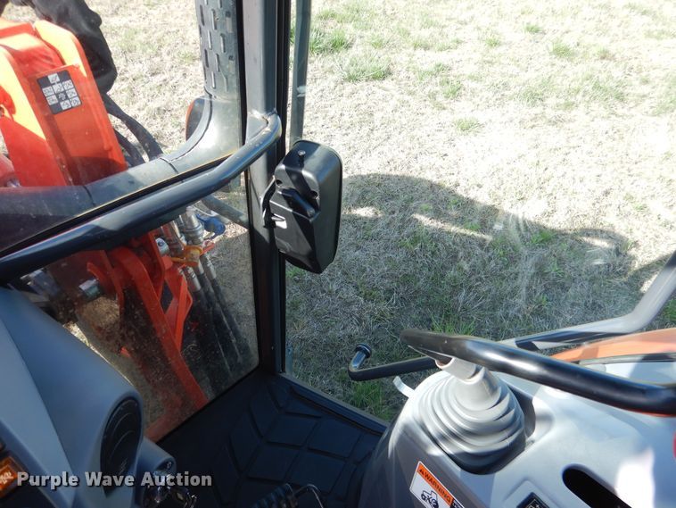 image for item GC9655 2017 Kubota M5-111D MFWD tractor