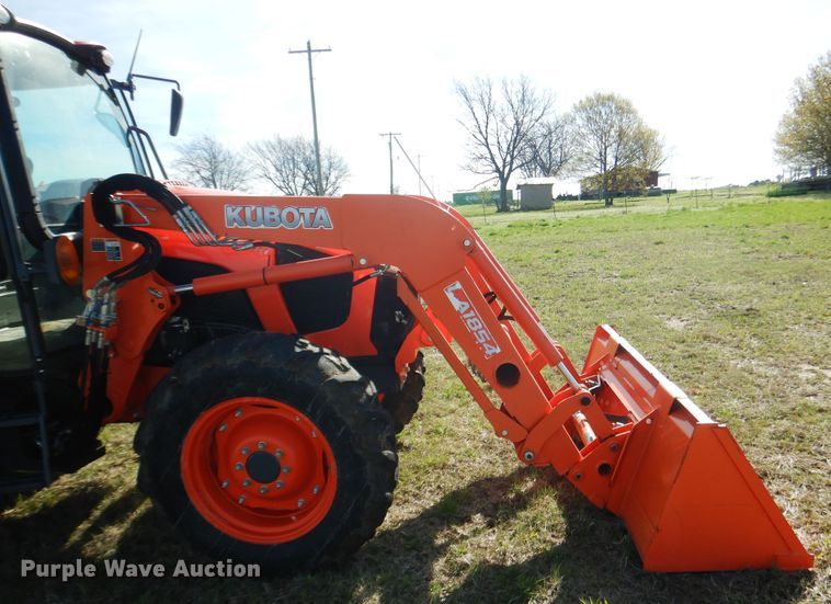 image for item GC9655 2017 Kubota M5-111D MFWD tractor