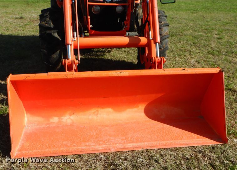 image for item GC9655 2017 Kubota M5-111D MFWD tractor