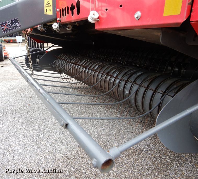 image for item GK9166 2014 Massey-Ferguson 2956A round baler