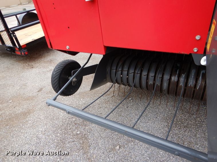 image for item GK9166 2014 Massey-Ferguson 2956A round baler