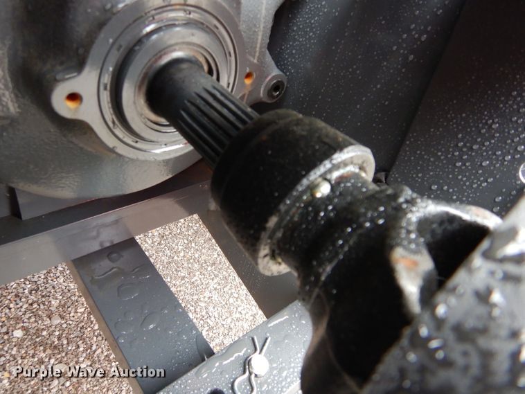 image for item GK9166 2014 Massey-Ferguson 2956A round baler