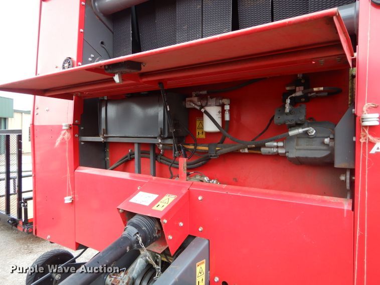 image for item GK9166 2014 Massey-Ferguson 2956A round baler