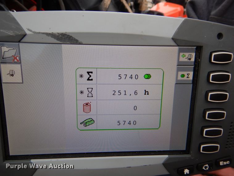 image for item GK9166 2014 Massey-Ferguson 2956A round baler