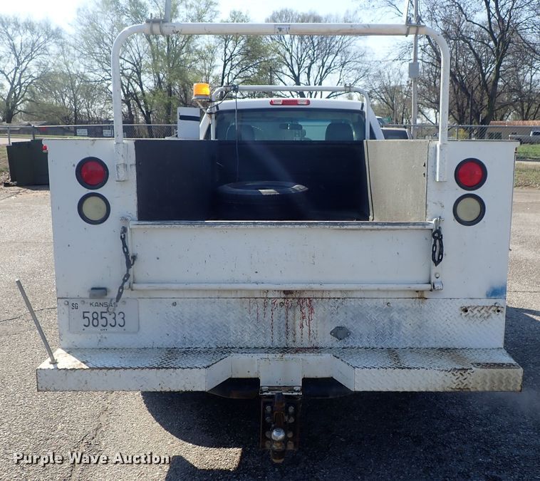 image for item DC3259 2003 Chevrolet Silverado 2500HD  utility bed pickup truck