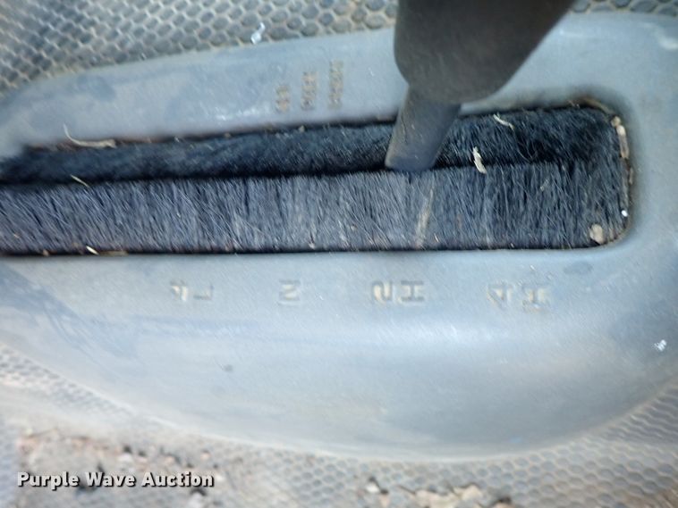 image for item DC3259 2003 Chevrolet Silverado 2500HD  utility bed pickup truck