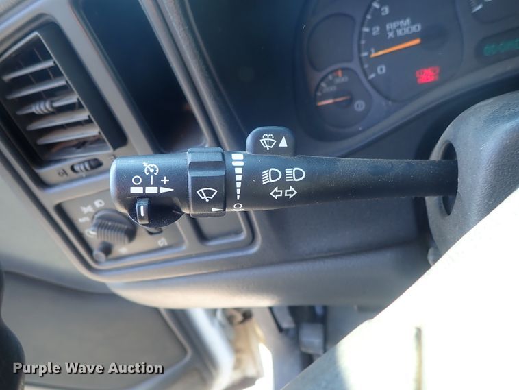 image for item DC3259 2003 Chevrolet Silverado 2500HD  utility bed pickup truck