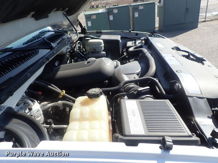 image for item DC3259 2003 Chevrolet Silverado 2500HD  utility bed pickup truck