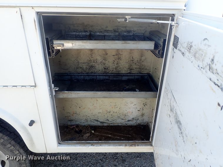 image for item DC3259 2003 Chevrolet Silverado 2500HD  utility bed pickup truck