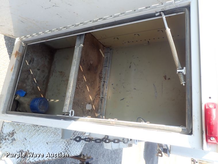 image for item DC3259 2003 Chevrolet Silverado 2500HD  utility bed pickup truck