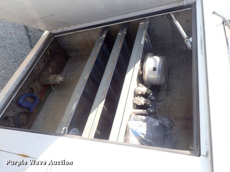 image for item DC3259 2003 Chevrolet Silverado 2500HD  utility bed pickup truck