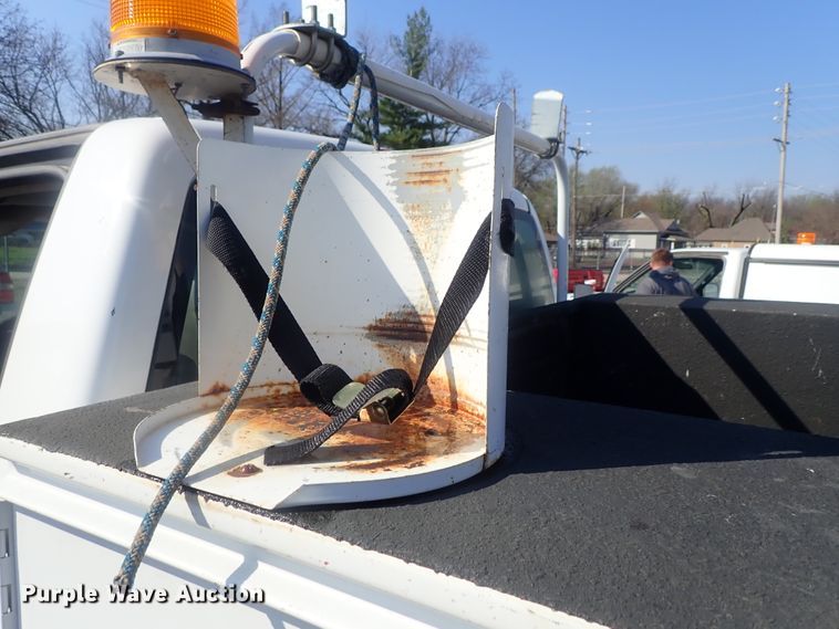 image for item DC3259 2003 Chevrolet Silverado 2500HD  utility bed pickup truck