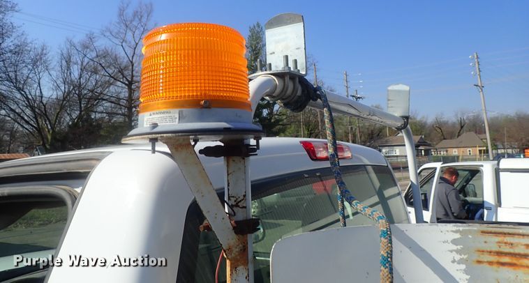 image for item DC3259 2003 Chevrolet Silverado 2500HD  utility bed pickup truck